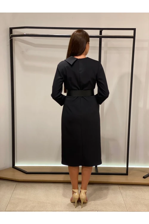 Modatalika Kadın Midi Boy Özel Tasarım Kemerli Önü Yırtmaçlı Uzun Kol Elbise