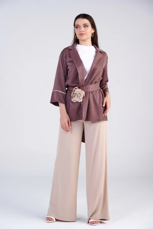 Trend Kadın Modern Tasarımı Ve Rahatlığıyla Tarzınıza Sofistike Bir Dokunuş Katıyor.