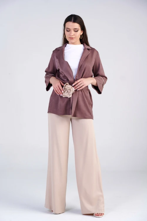 Trend Kadın Modern Tasarımı Ve Rahatlığıyla Tarzınıza Sofistike Bir Dokunuş Katıyor.