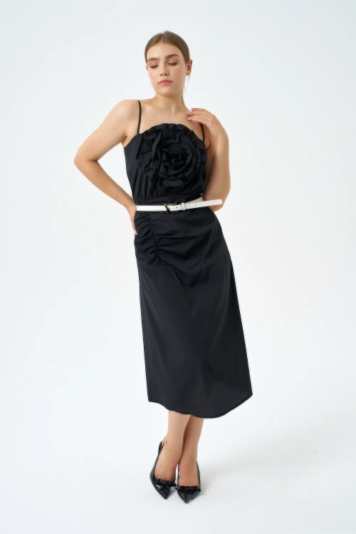 Trend Kadınl Yeni Sezon Pamuk Kumaş Midi Boy Gül Ve Kemer Detaylı Askılı Elbise