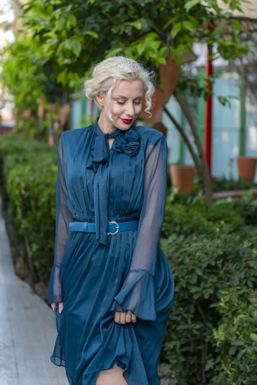 Modatalika Kadın Şifon Kumaş Dijital Puantiye Baskı Çiçek Gül Aksesuar Detaylı Midi Kemerli Elbise