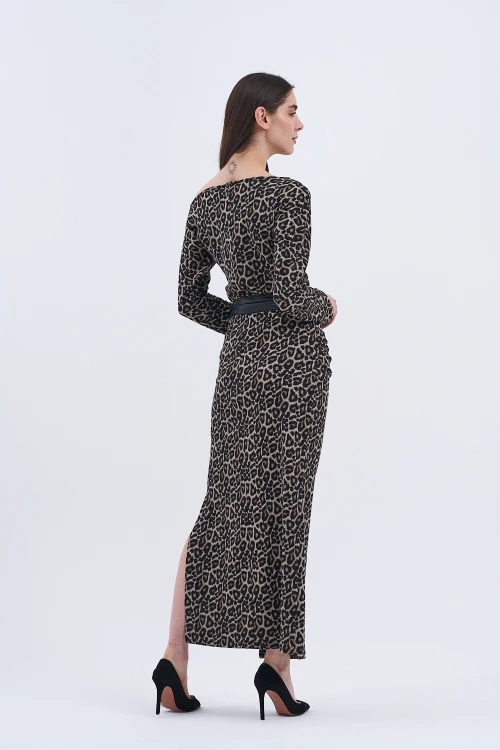 Şıklığın yeni tanımı Etek Bluz İkili Takım Koleksiyonumuzla Tarzınıza Güç Katın!