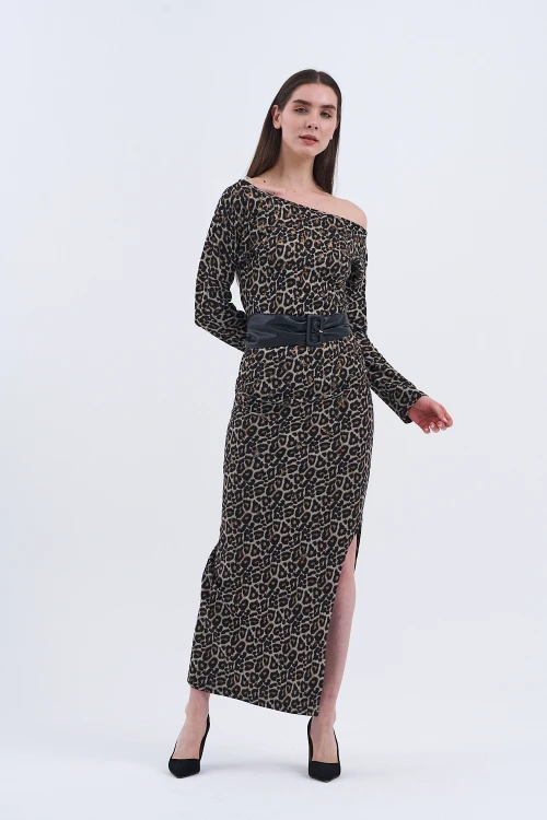 Şıklığın yeni tanımı Etek Bluz İkili Takım Koleksiyonumuzla Tarzınıza Güç Katın!