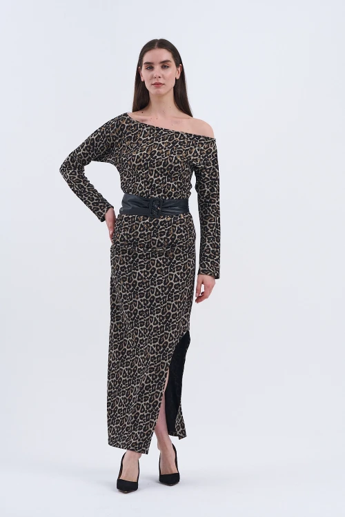 Şıklığın yeni tanımı Etek Bluz İkili Takım Koleksiyonumuzla Tarzınıza Güç Katın!