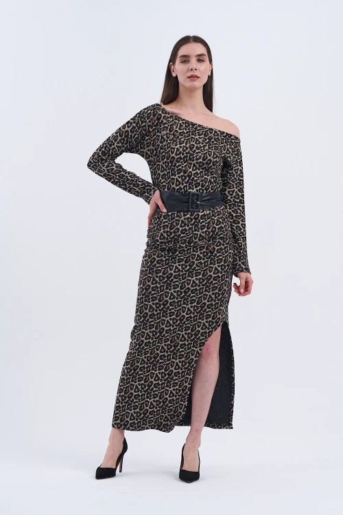 Şıklığın yeni tanımı Etek Bluz İkili Takım Koleksiyonumuzla Tarzınıza Güç Katın!