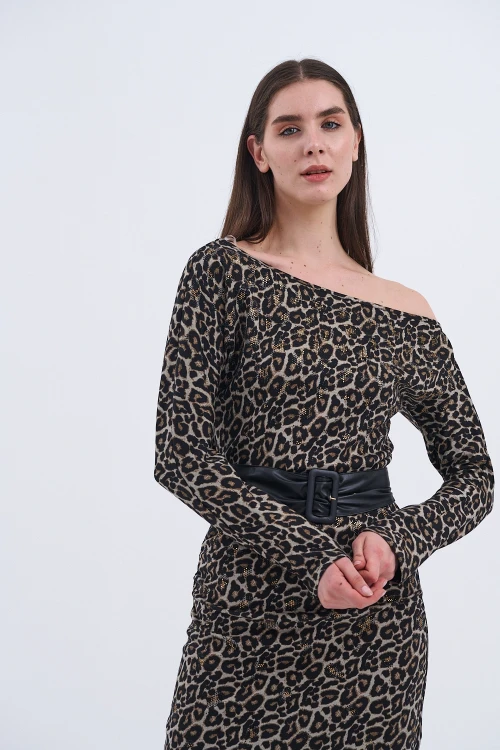 Şıklığın yeni tanımı Etek Bluz İkili Takım Koleksiyonumuzla Tarzınıza Güç Katın!