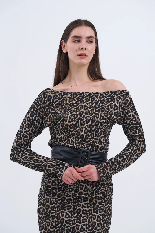 Şıklığın yeni tanımı Etek Bluz İkili Takım Koleksiyonumuzla Tarzınıza Güç Katın!