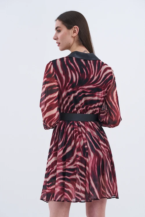 Trend Kadın Desenli Şifon Deri Kombinli Elbise ile Şıklığın ve Rahatlığın Tadını Çıkarın