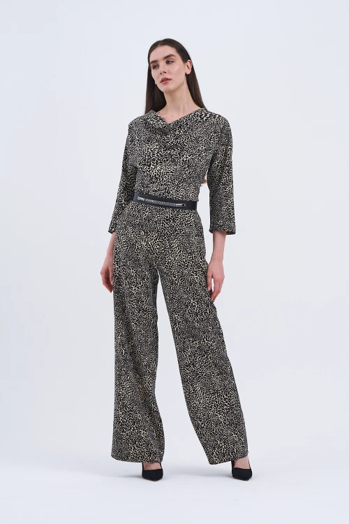 Trend Kadın Leopar Deseniyle İkili Takımda Cesurca Şıklık, Her Adımda Fark Yarat