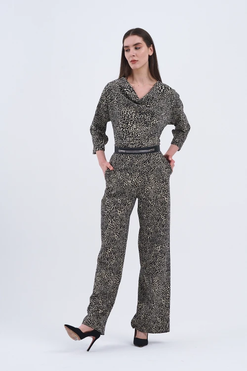 Trend Kadın Leopar Deseniyle İkili Takımda Cesurca Şıklık, Her Adımda Fark Yarat