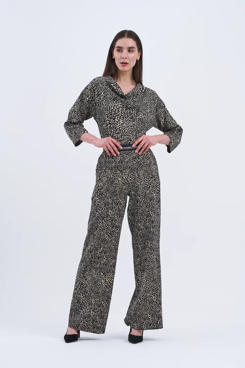 Trend Kadın Leopar Deseniyle İkili Takımda Cesurca Şıklık, Her Adımda Fark Yarat