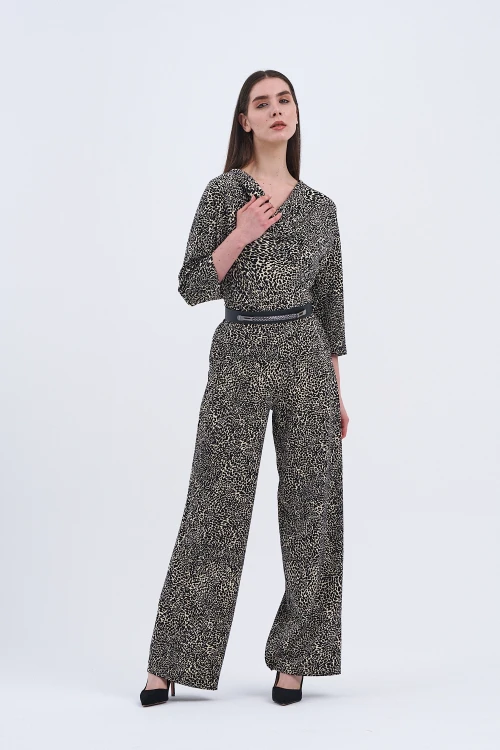 Trend Kadın Leopar Deseniyle İkili Takımda Cesurca Şıklık, Her Adımda Fark Yarat