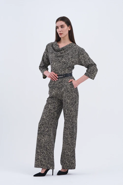 Trend Kadın Leopar Deseniyle İkili Takımda Cesurca Şıklık, Her Adımda Fark Yarat