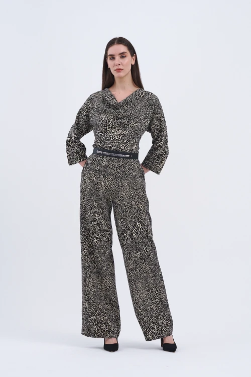 Trend Kadın Leopar Deseniyle İkili Takımda Cesurca Şıklık, Her Adımda Fark Yarat