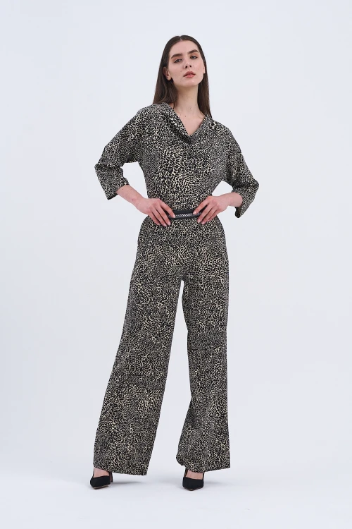 Trend Kadın Leopar Deseniyle İkili Takımda Cesurca Şıklık, Her Adımda Fark Yarat