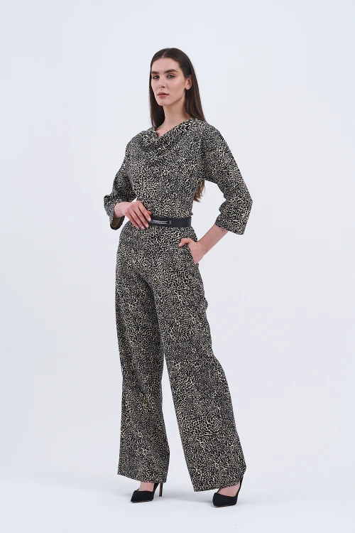 Trend Kadın Leopar Deseniyle İkili Takımda Cesurca Şıklık, Her Adımda Fark Yarat