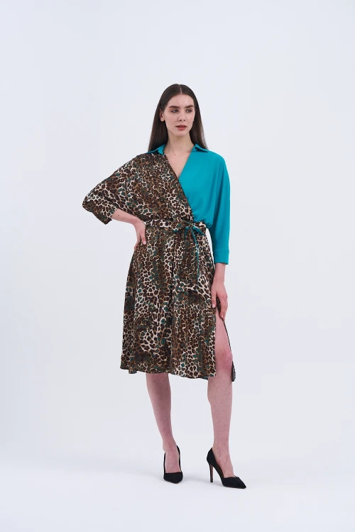 Trend Kadın Leopar desenli ve turkuaz detaylı şık elbisemiz!