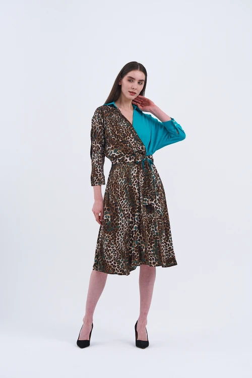 Trend Kadın Leopar desenli ve turkuaz detaylı şık elbisemiz!