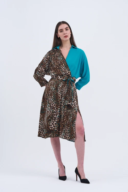 Trend Kadın Leopar desenli ve turkuaz detaylı şık elbisemiz!