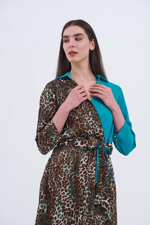 Trend Kadın Leopar desenli ve turkuaz detaylı şık elbisemiz!