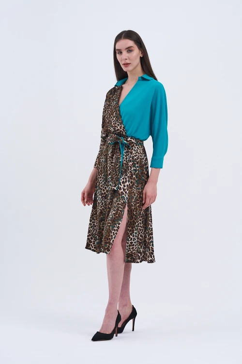 Trend Kadın Leopar desenli ve turkuaz detaylı şık elbisemiz!