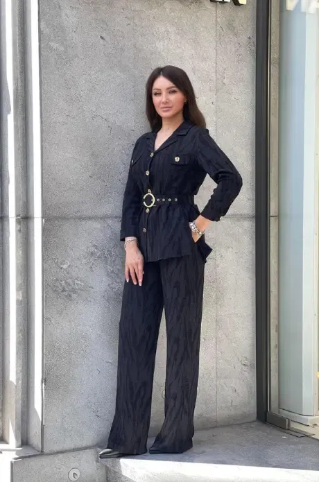 Trend Kadın Siyah Kendinden Desenli Kemerli ve Altın Düğmeli Pantolonlu İkili Takım