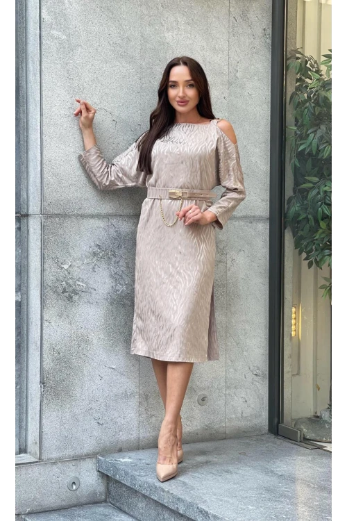 Trend Kadın Yeni Sezon Jakarlı Omuz Dekolteli Aksesuarlı Midi Boy Elbise