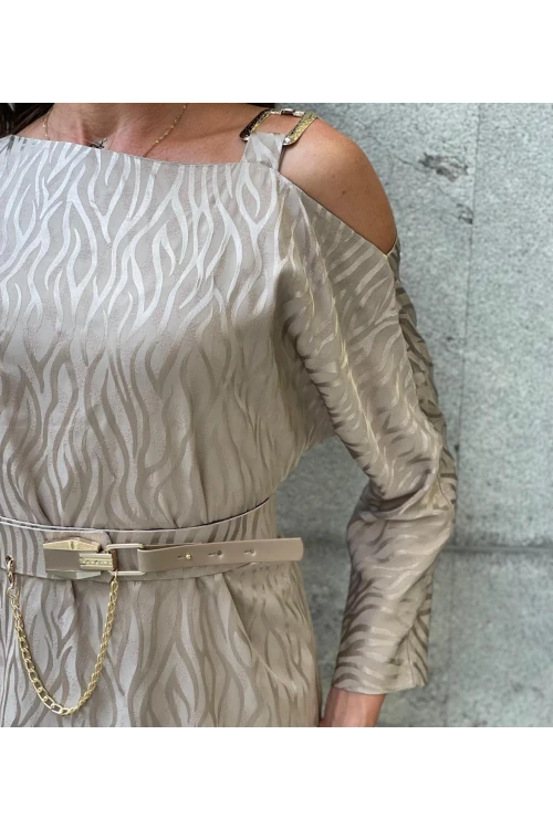 Trend Kadın Yeni Sezon Jakarlı Omuz Dekolteli Aksesuarlı Midi Boy Elbise