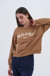 Trend Kadın Hem şehirli hem de rahat stilin mükemmel buluşması olan bu sweatshirt