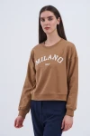 Trend Kadın Hem şehirli hem de rahat stilin mükemmel buluşması olan bu sweatshirt